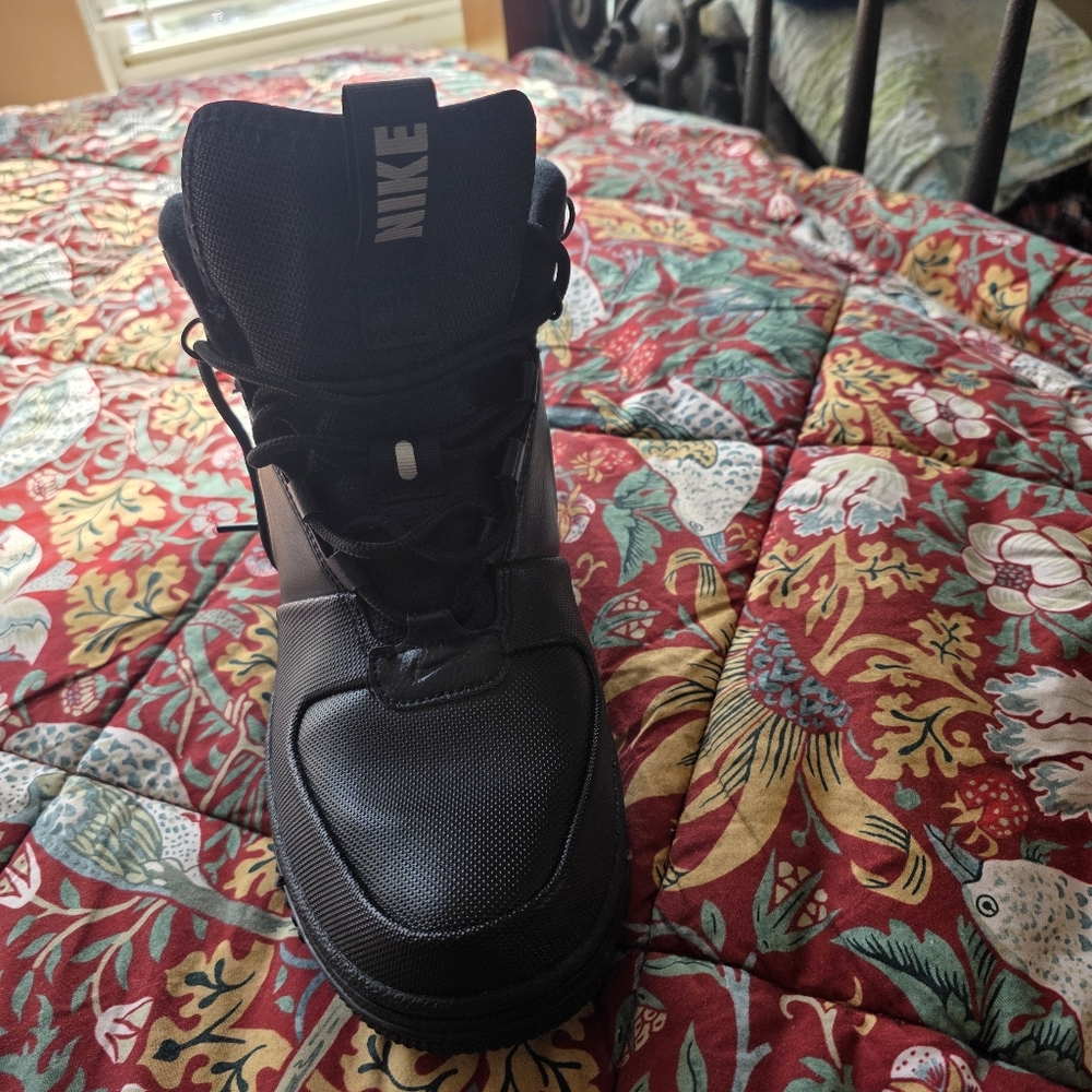 Brand New Size 11 Mens Nike Manoa All-Black High-Top Sneakers No Box - Picture 4 of 4
